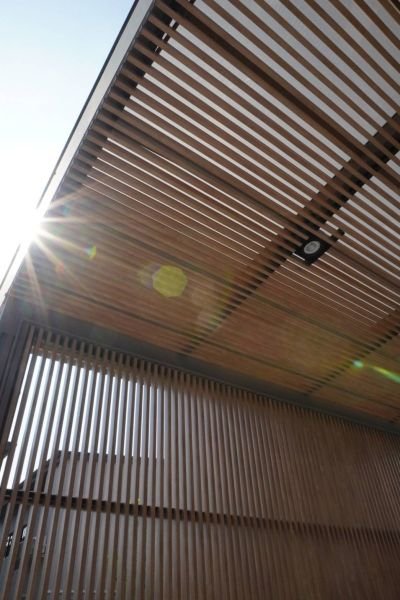 ระแนงเหล็ก Aron
